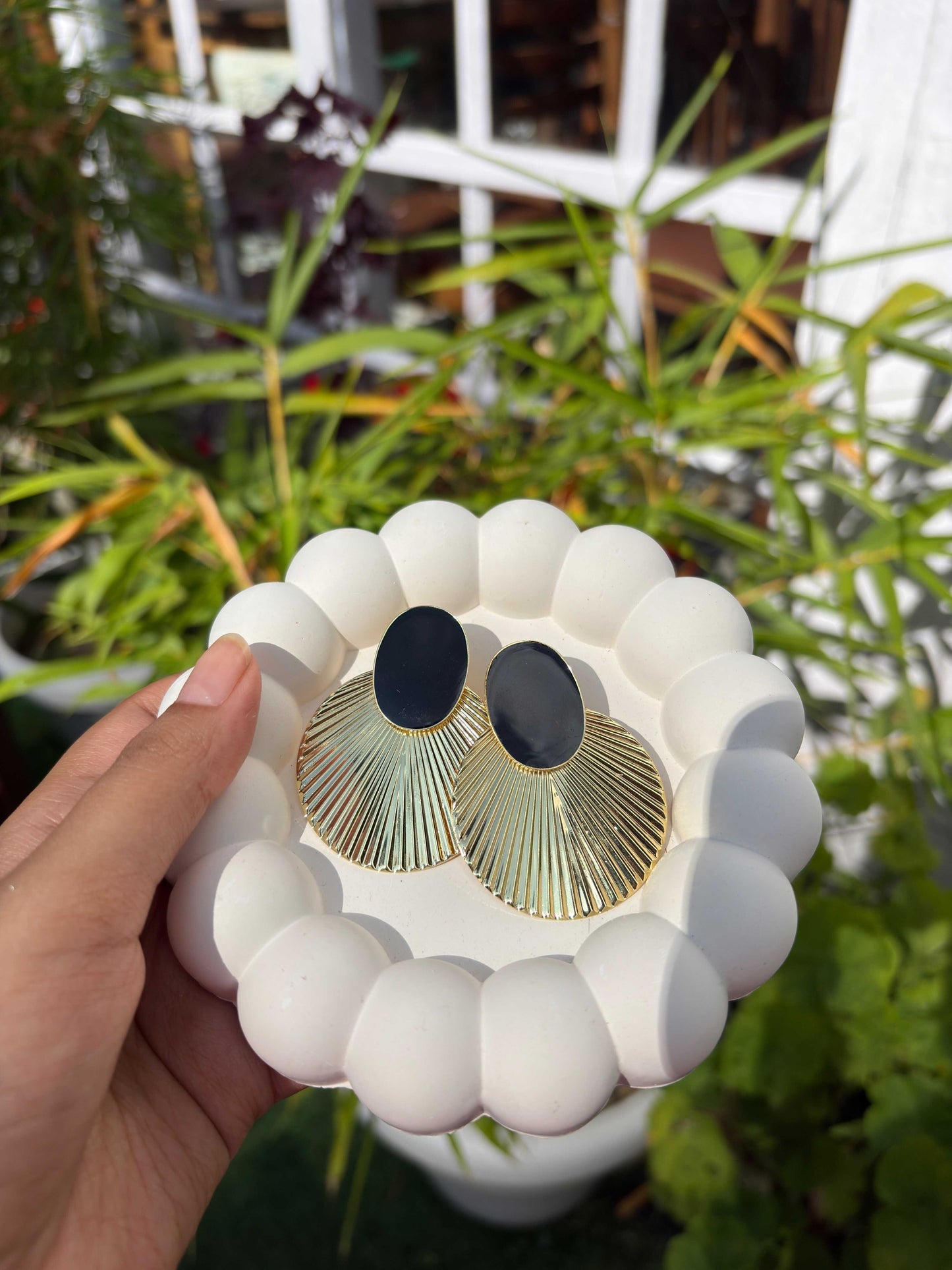 Gold fan pleated earrings